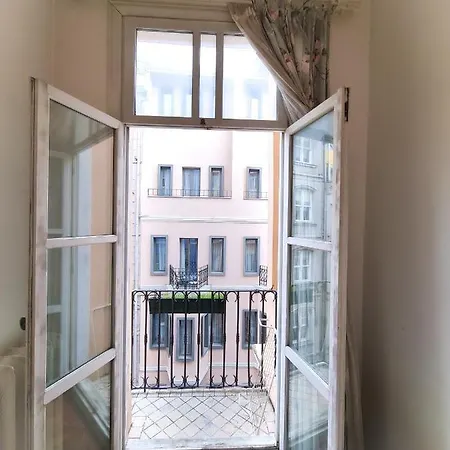 Golden Horn And Galata Tower View, Historical Flat *